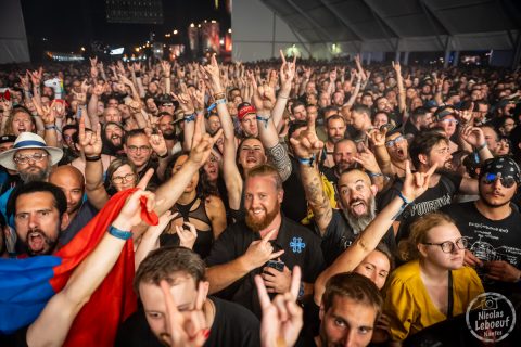 il s'agit de photos d'ambiance, public et infrastructure du Hellfest 2023 festival métal à Clisson