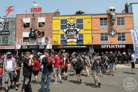 il s'agit de photos d'ambiance, public et infrastructure du Hellfest 2023 festival métal à Clisson
