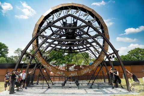 il s'agit de photos d'ambiance, public et infrastructure du Hellfest 2023 festival métal à Clisson