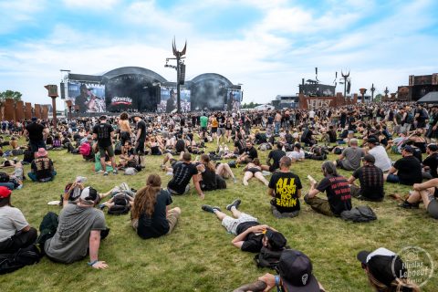 il s'agit de photos d'ambiance, public et infrastructure du Hellfest 2023 festival métal à Clisson