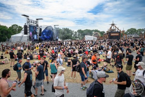 il s'agit de photos d'ambiance, public et infrastructure du Hellfest 2023 festival métal à Clisson