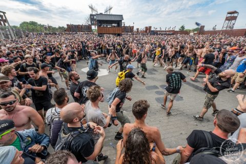 il s'agit de photos d'ambiance, public et infrastructure du Hellfest 2023 festival métal à Clisson