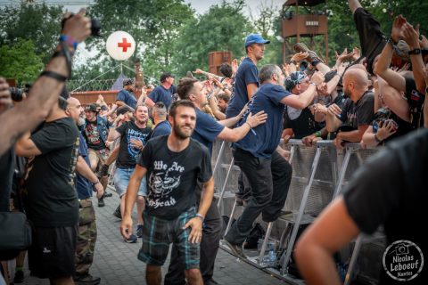 il s'agit de photos d'ambiance, public et infrastructure du Hellfest 2023 festival métal à Clisson